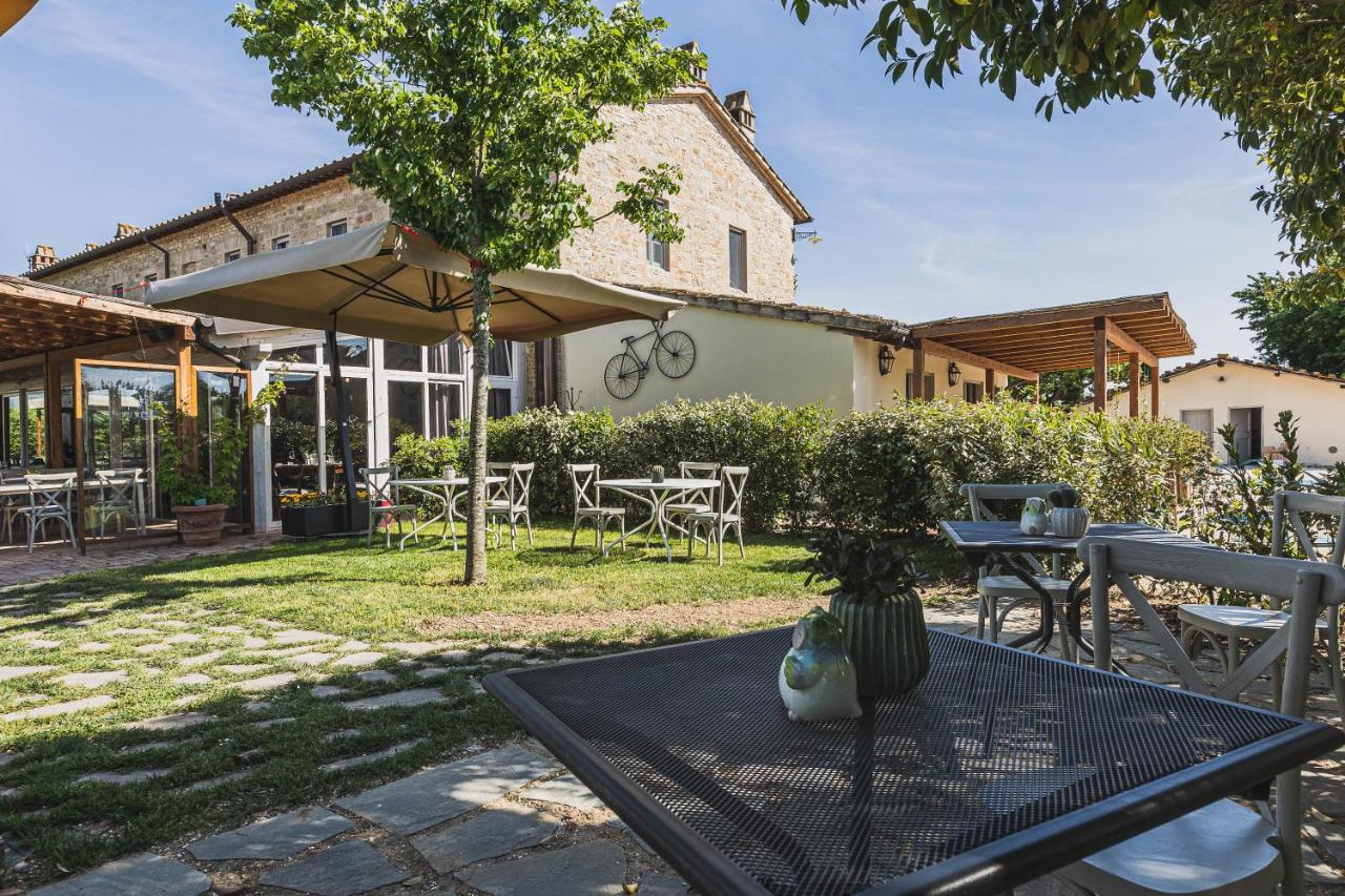 Favorita Food&Wine Resort Bastia Umbra Bagian luar foto