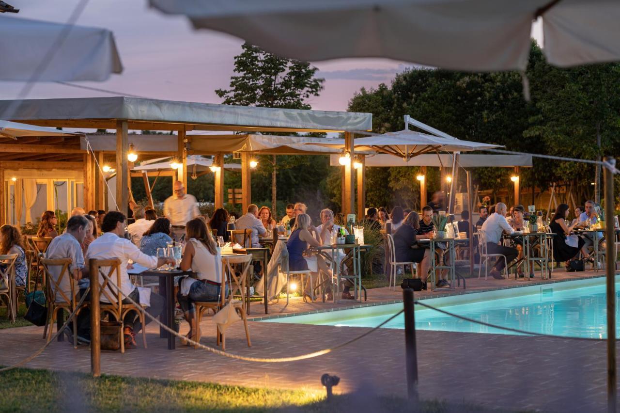 Favorita Food&Wine Resort Bastia Umbra Bagian luar foto